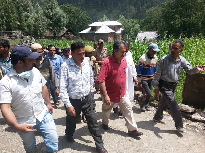 Div Com Visits cloudburst areas of Kulan Kangan